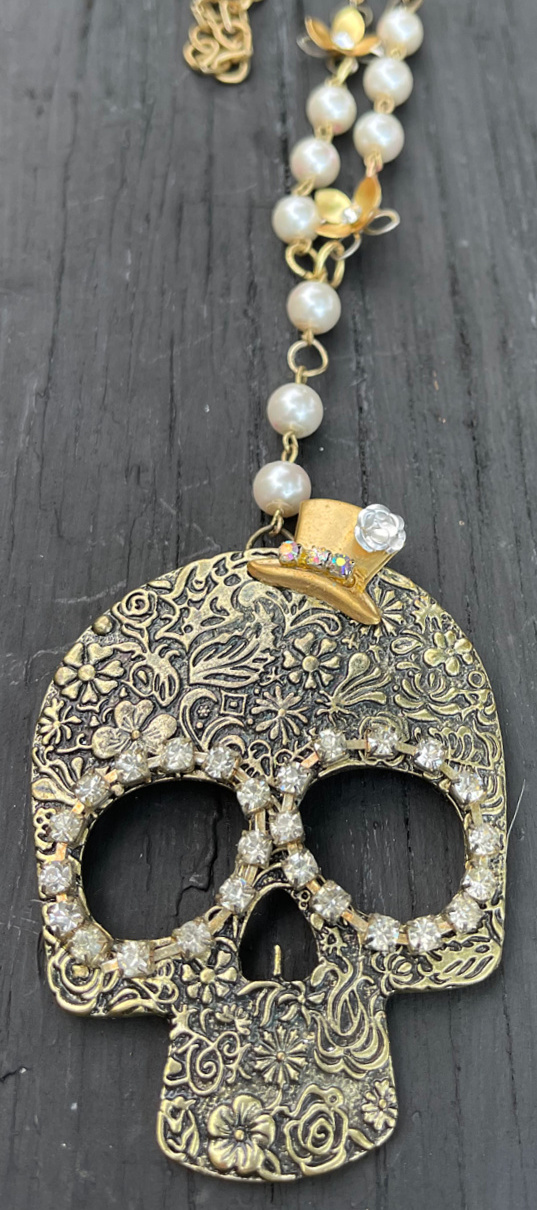 REBEL SOUL NECKLACE Handmade Gold Crystal Top Hat Antique Bronze Floral Embossed Skull Pendant Pearl Necklace