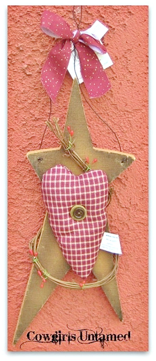 COWGIRL STYLE DECOR Wood Star with Checkered Heart Berry Vine N Rag Bow Wire Hanger Western Hanging Art Home Decor